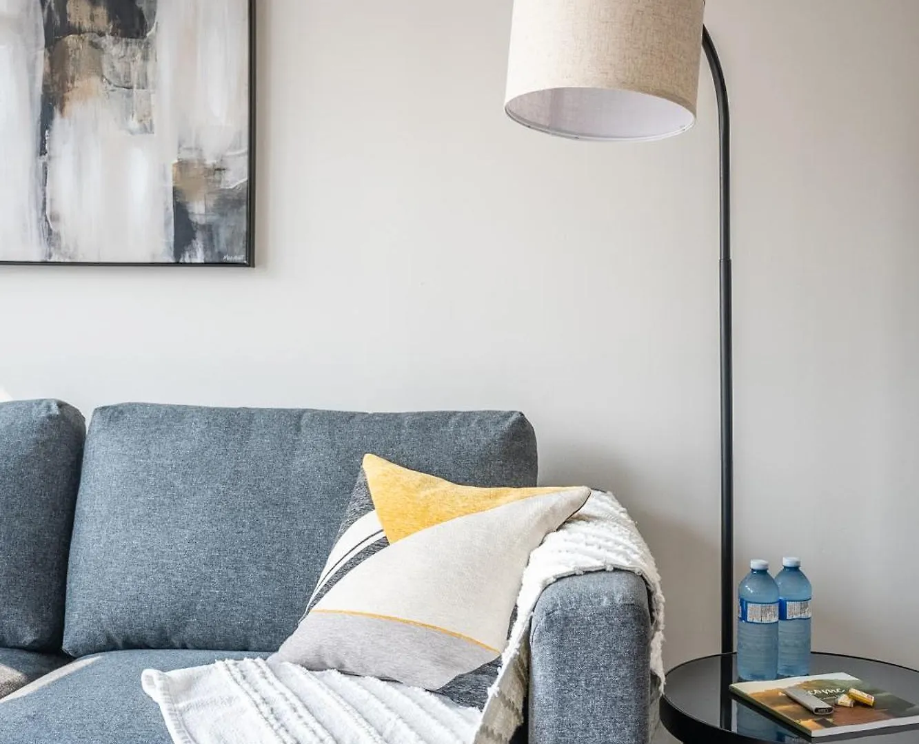 Traveller home in centre Toronto