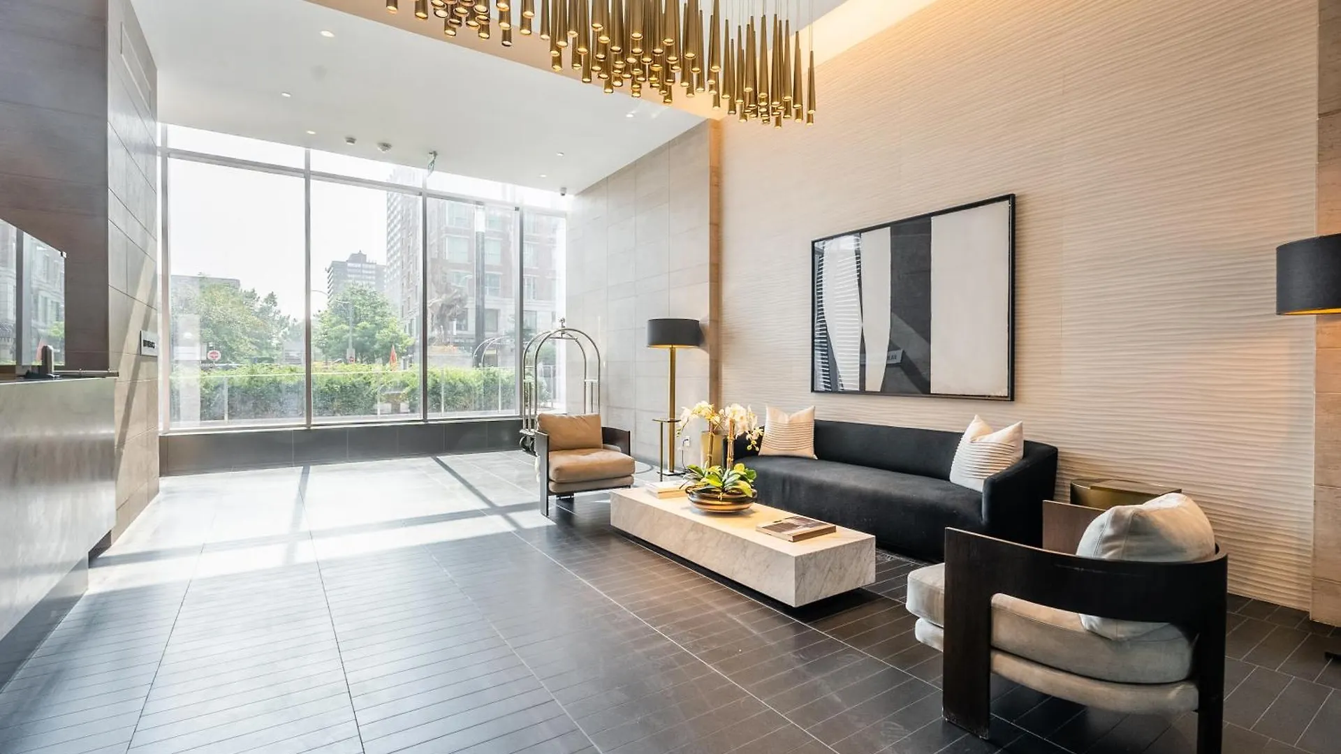 Apartment Traveller Home In Centre Toronto Canada