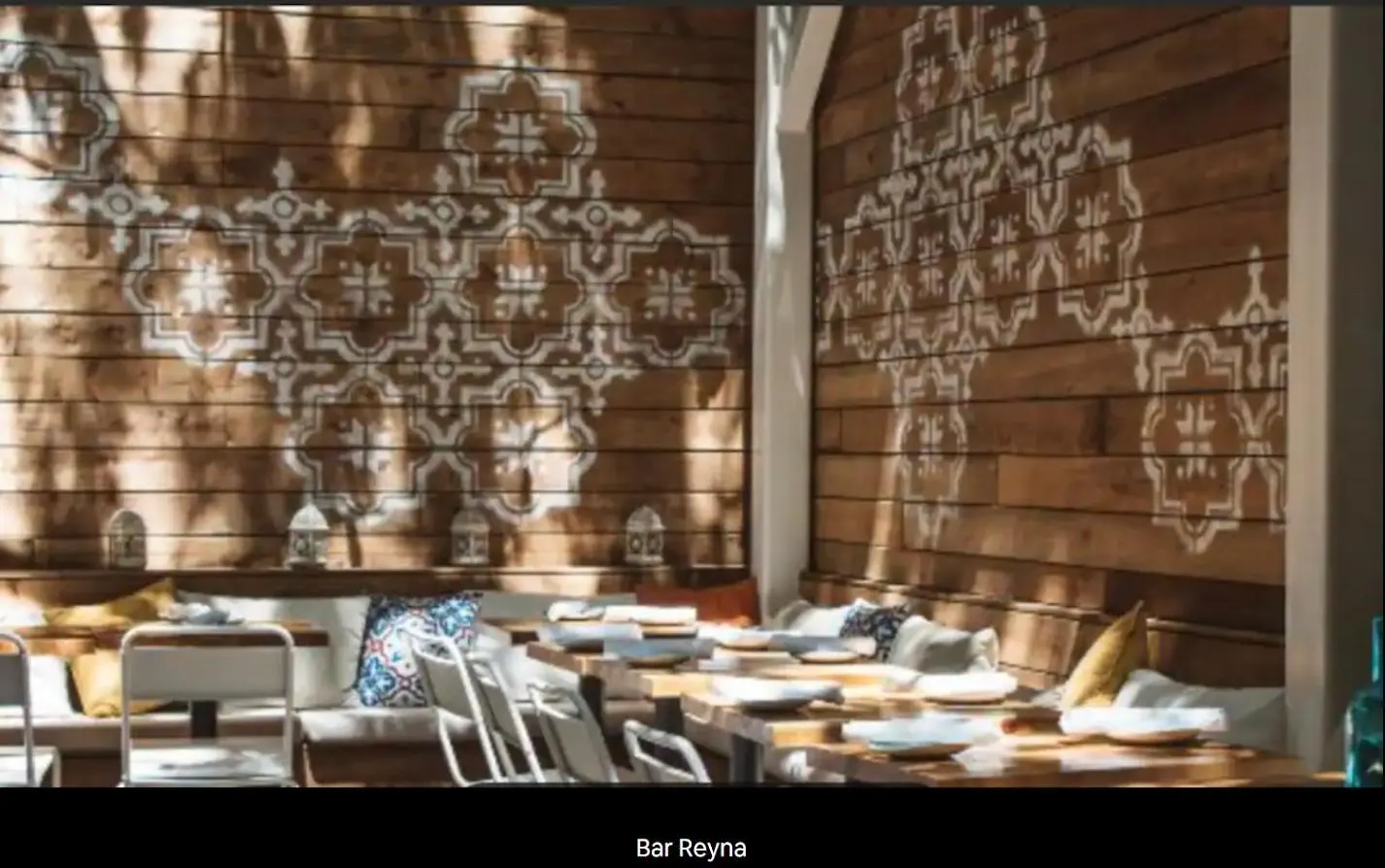 Traveller Home In Centre Toronto